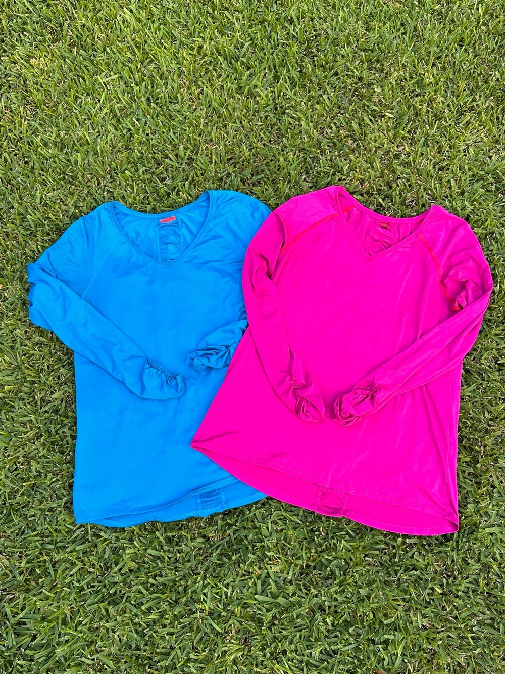 Lot of 2 SPANX Womens Streamlined Long Sleeve Tops Blue & Pink Size Large (A9)
